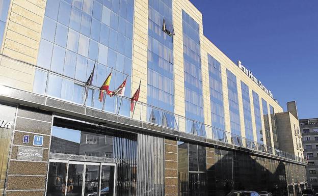 Fachada del hotel Corono Sol, en la calle Víctor de la Concha de Salamanca