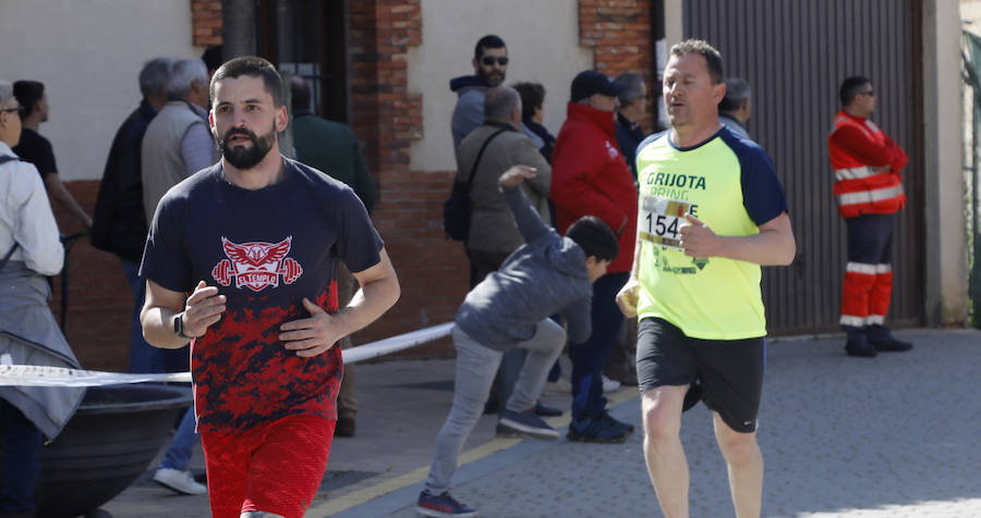 Ni la jornada electoral ha restado participación a la tercera prueba del Circuito de las Cinco Leguas Mayte Martínez de Diputación de Valladolid, que este domingo se ha disputado en Rábano con más de 250 participantes.