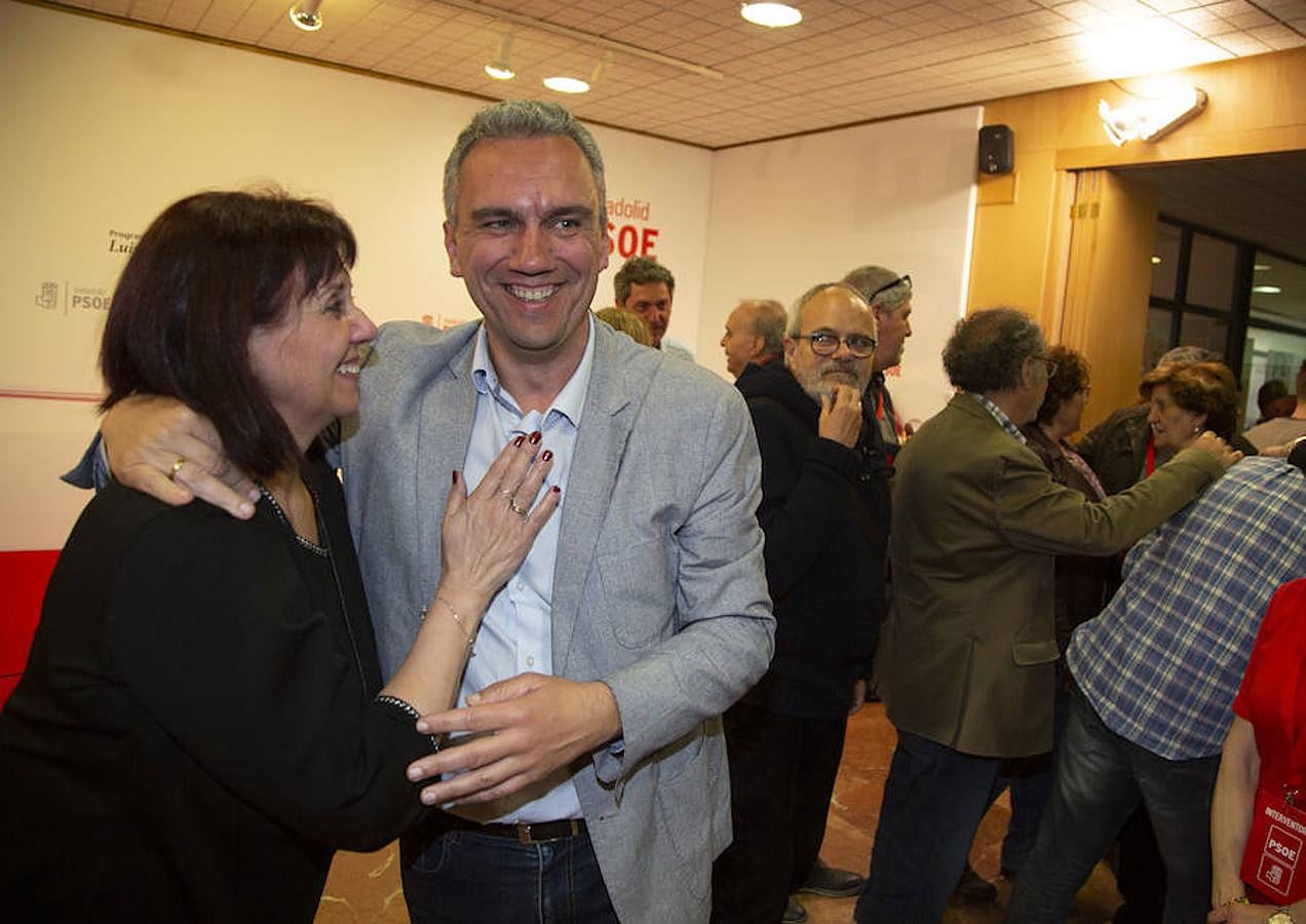El PSOE ha celebrado su victoria en las elecciones generales en la sede de la formación en la calle Santa Lucía