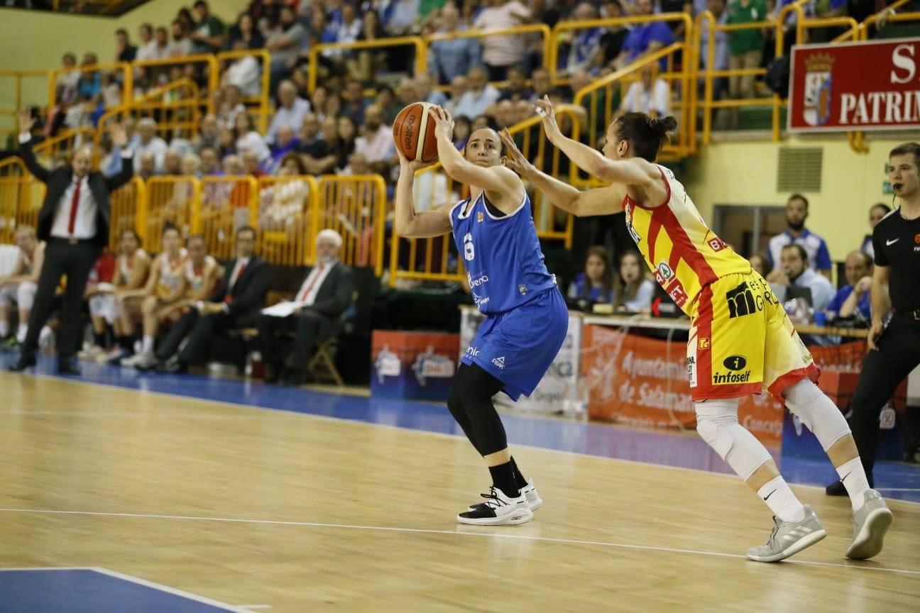 Fotos: Primer partido de la final Avenida-Girona 1