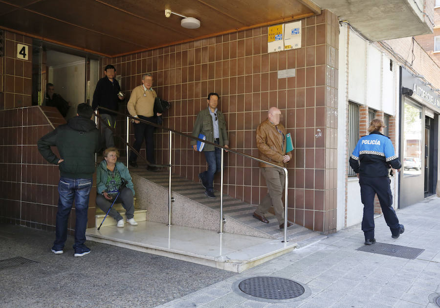 Fotos: Desahucian a un matrimonio de pensionistas y sus dos hijos en Palencia