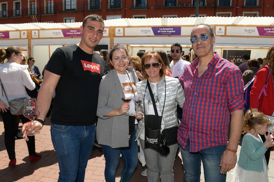 La Plaza Mayor de Valladolid ha acogido esta mañana la segunda jornada de la cita Valladolid, Plaza Mayor del Vino