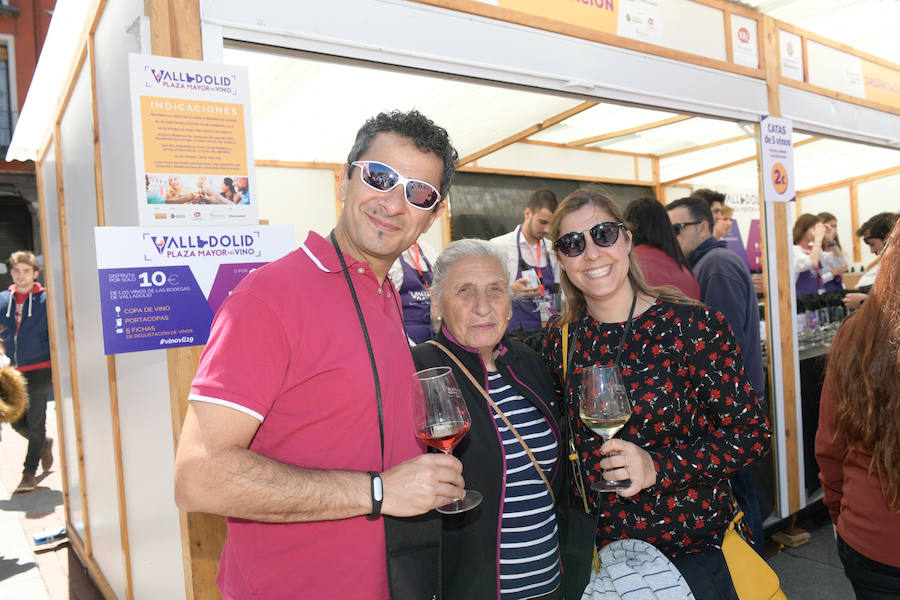 La Plaza Mayor de Valladolid ha acogido esta mañana la segunda jornada de la cita Valladolid, Plaza Mayor del Vino