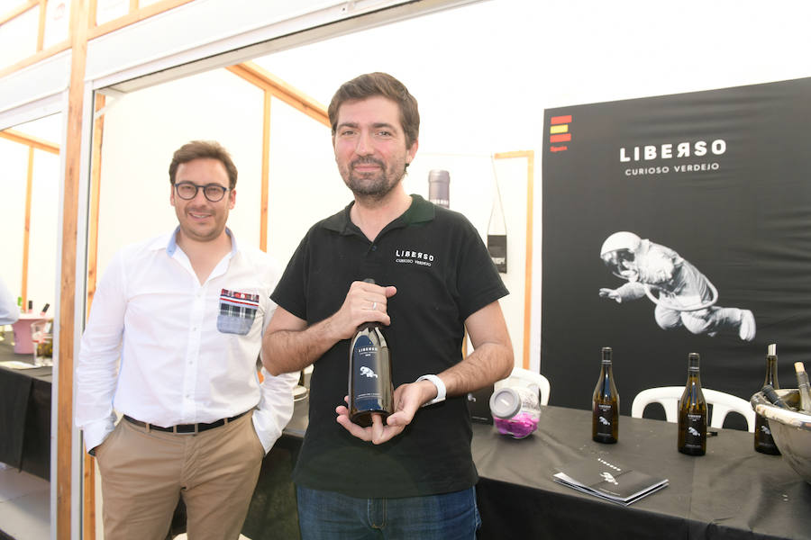 La Plaza Mayor de Valladolid ha acogido esta mañana la segunda jornada de la cita Valladolid, Plaza Mayor del Vino