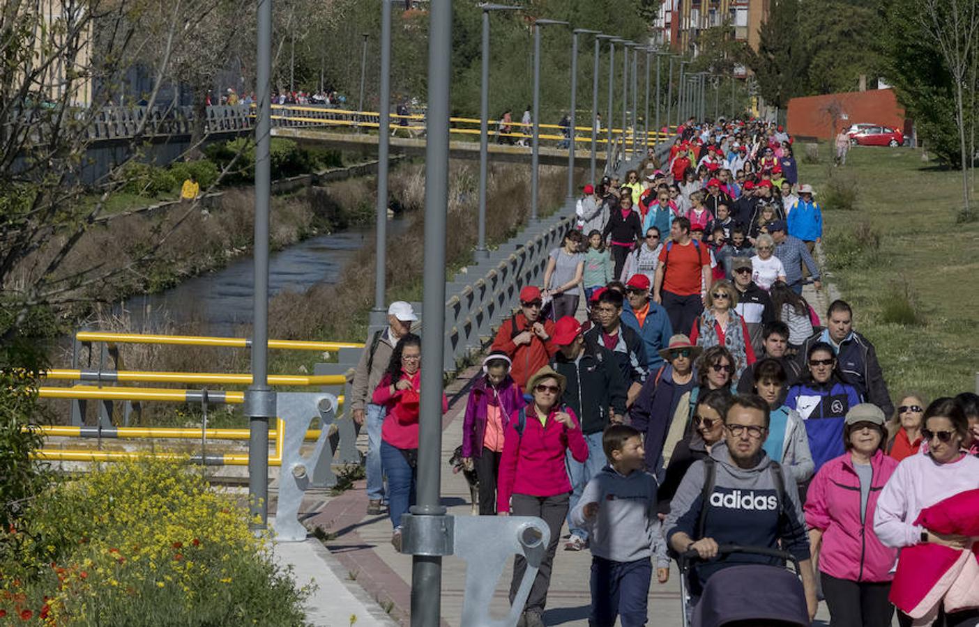 Participantes en la 42 edición de la Marcha Asprona en Valladolid