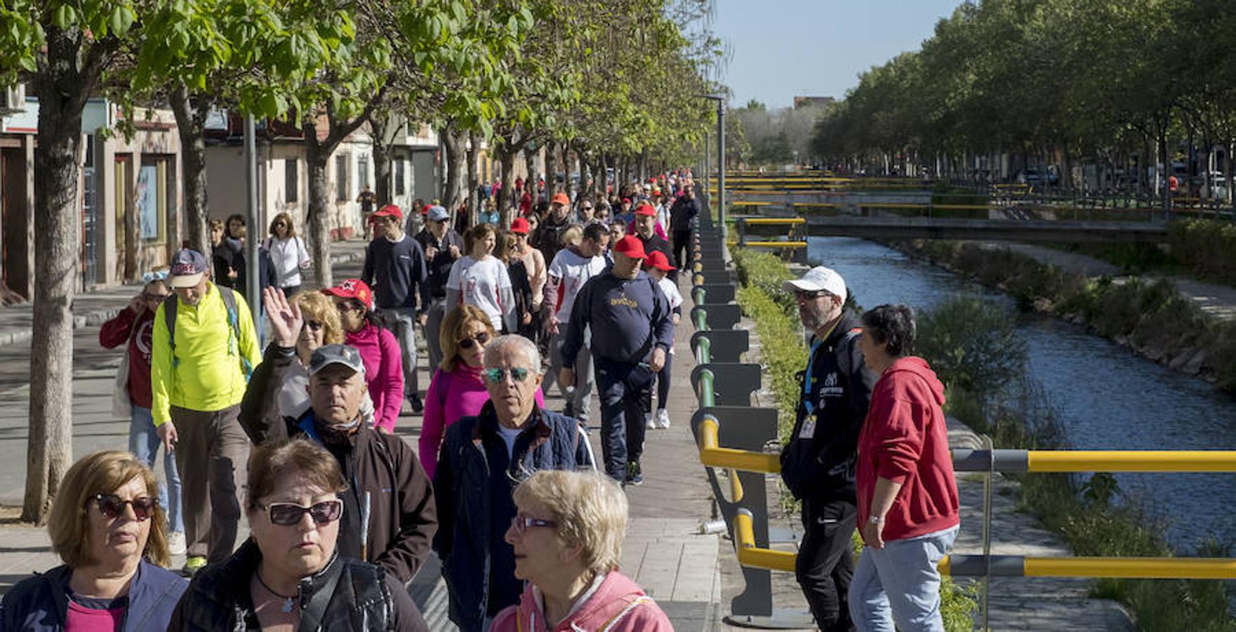 Participantes en la 42 edición de la Marcha Asprona en Valladolid
