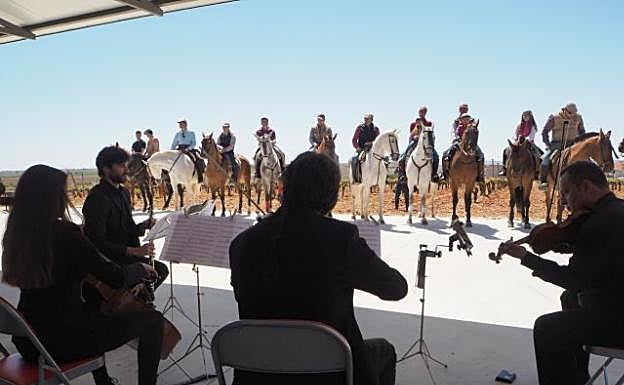 Concierto para caballos en la bodega Liberalia. 