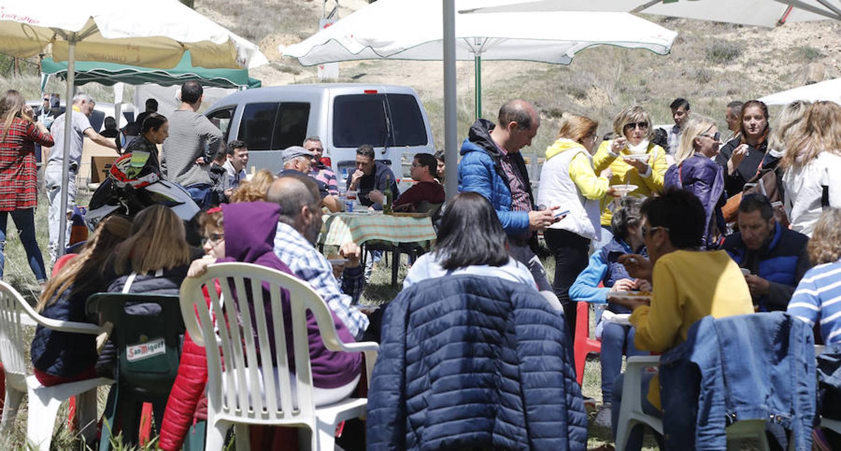 Fotos: Palencia vive la pedrea del pan y el queso
