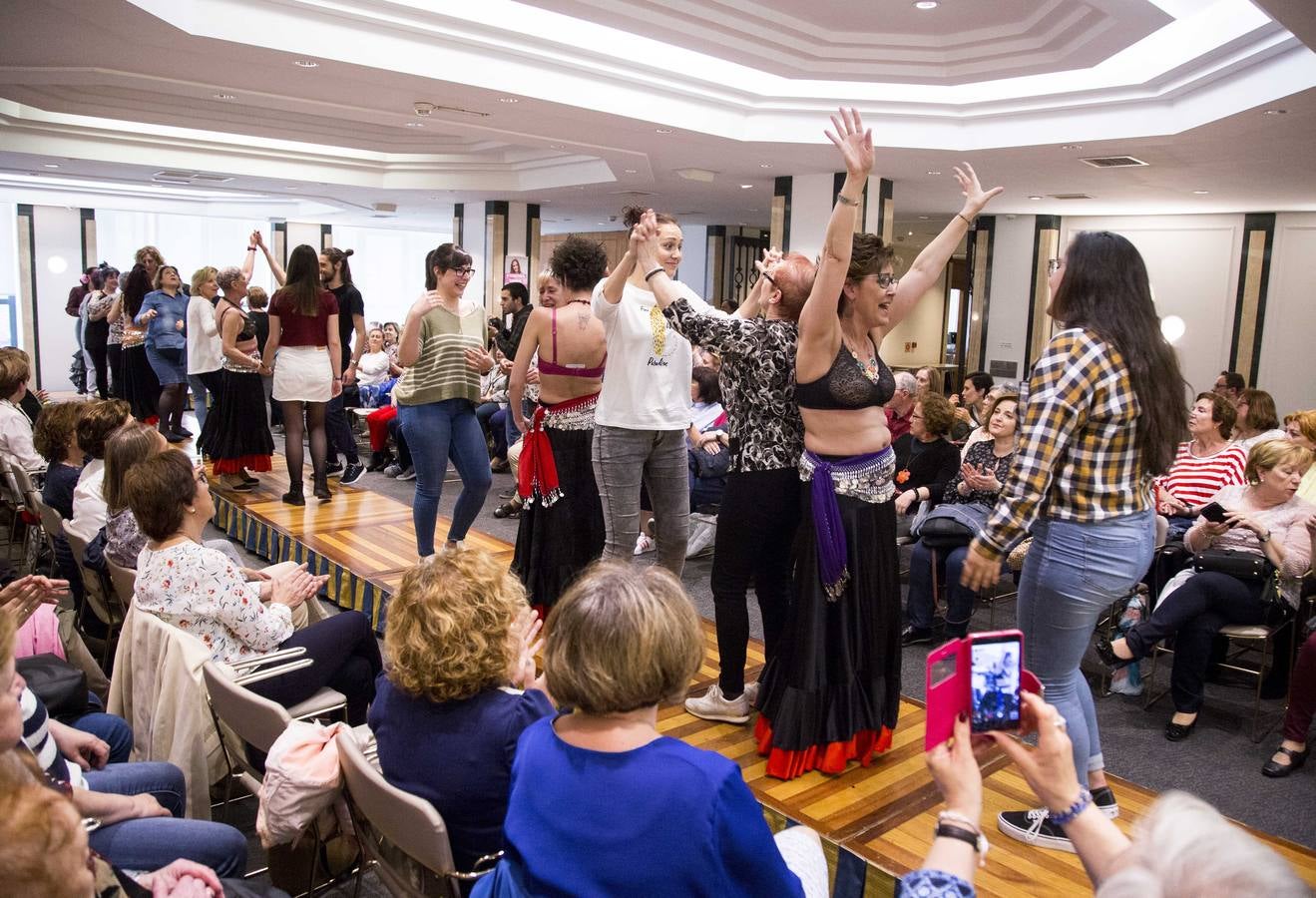 La Asociación Española Contra el Cáncer celebra en el hotel Olid la edición número 22 de su desfile