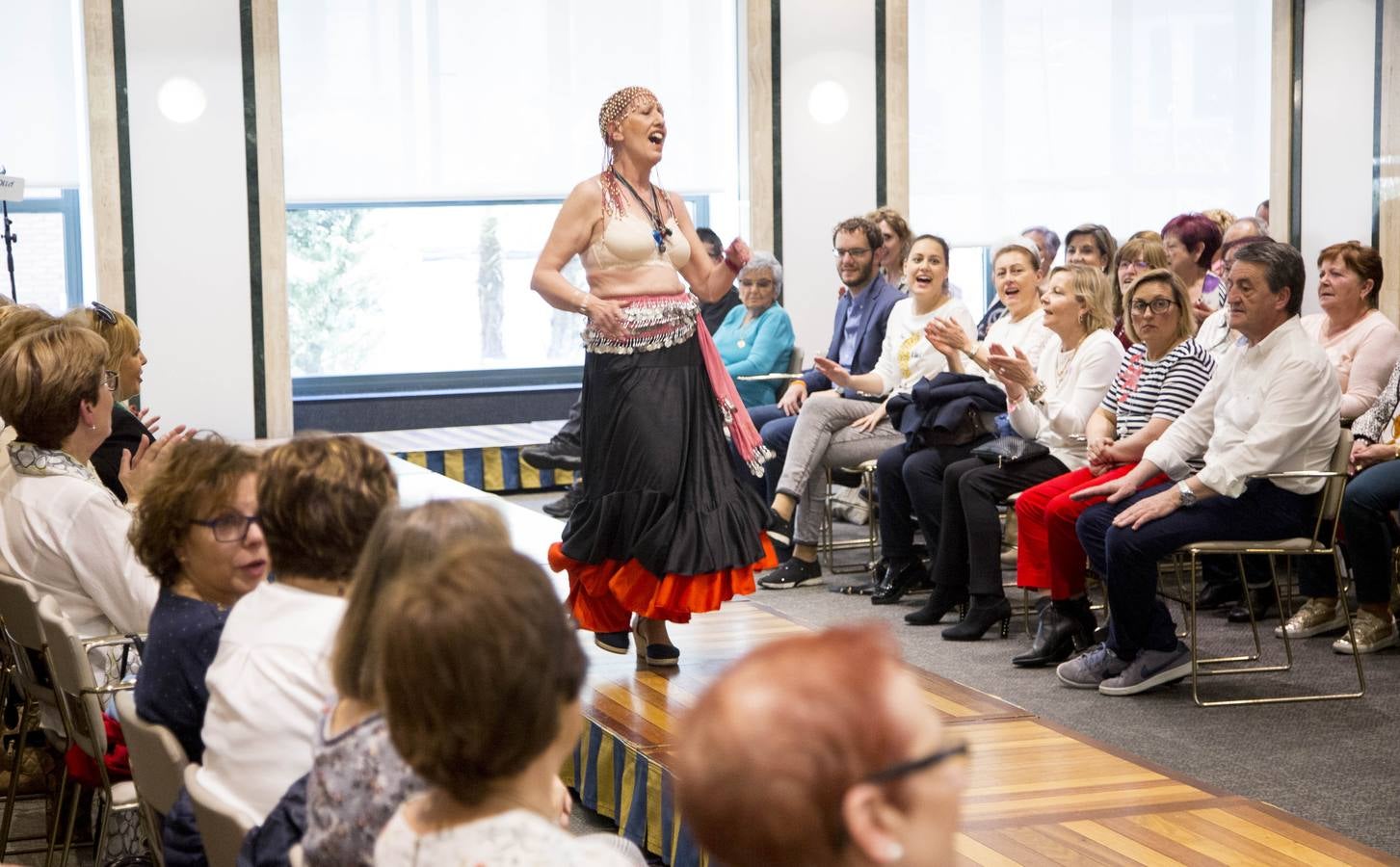 La Asociación Española Contra el Cáncer celebra en el hotel Olid la edición número 22 de su desfile