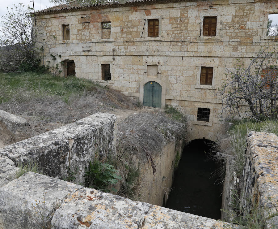 Fotos: Las esclusas 31 y 32 del Canal en la lista roja del patrimonio