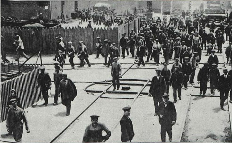 Obreros ferroviarios de Valladolid a principios del siglo XX. 