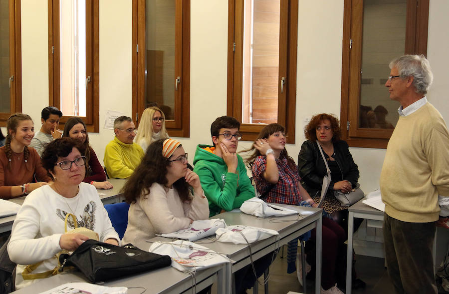 Fotos: Feria Tándem de empleo en el cámpus de la UVA en Segovia