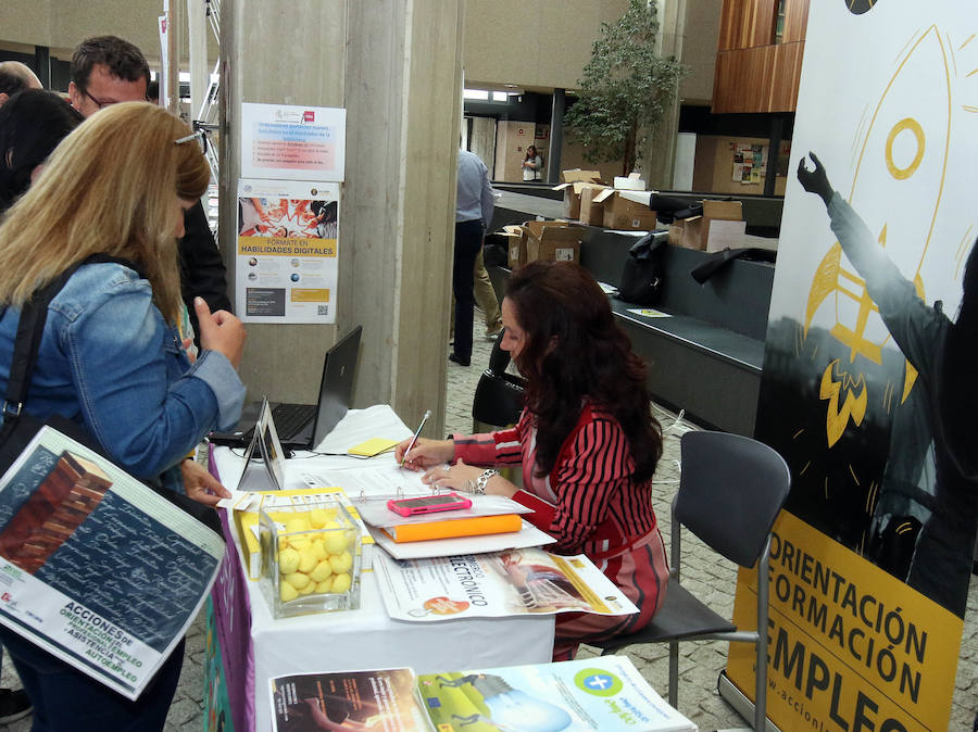 Fotos: Feria Tándem de empleo en el cámpus de la UVA en Segovia