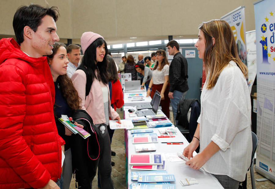 Fotos: Feria Tándem de empleo en el cámpus de la UVA en Segovia