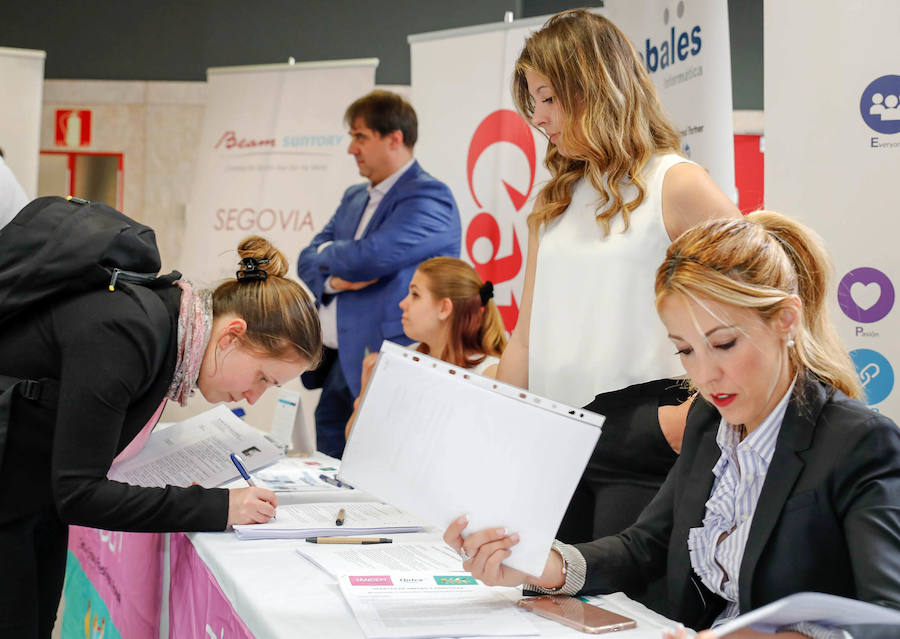 Fotos: Feria Tándem de empleo en el cámpus de la UVA en Segovia