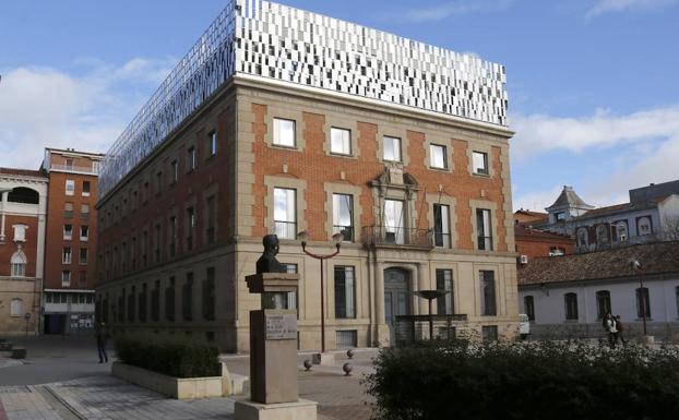 Edificio de la Audiencia y los juzgados. 