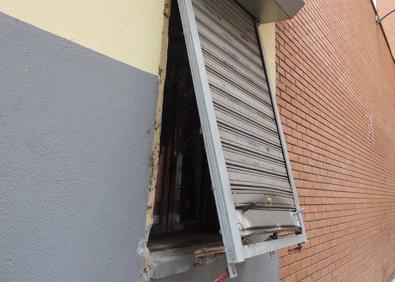 Imagen secundaria 1 - Desperfectos causados en el robo.