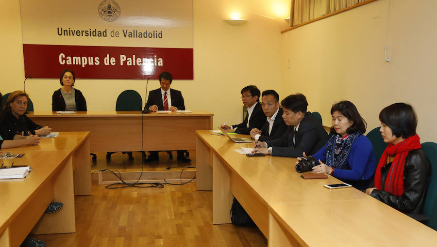 Fotos: Palencia recibe a la Universidad Nacional de Vietnam