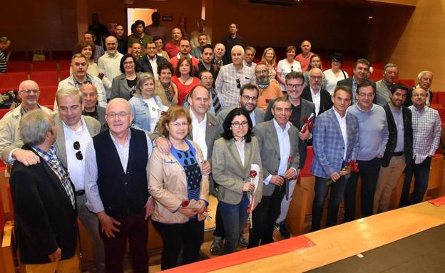 Candidatos del PSOE en el teatro Bretón de Sepúlveda.