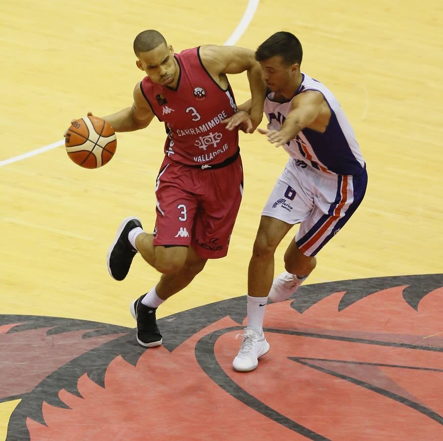 Fotos: El Carramimbre vence al Melilla por 85-64 y se adelanta en la eliminatoria