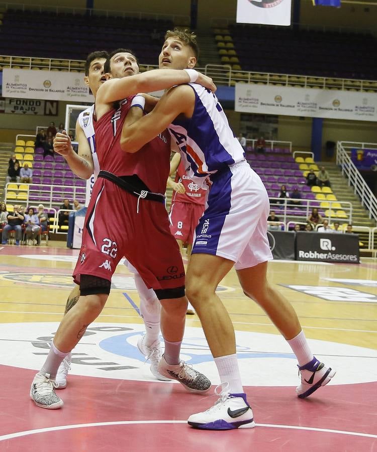 Fotos: El Carramimbre vence al Melilla por 85-64 y se adelanta en la eliminatoria