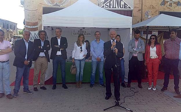 El alcalde de Lumbrales, Pedro Sánchez, inauguró la Feria Agroalimentaria, Multisectorial y Transfronteriza acompañado de múltiples autoridades. 