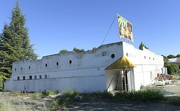 Antiguo complejo hotelero 'Aloha', donde se ubicará el centro multiusos de Viana. 