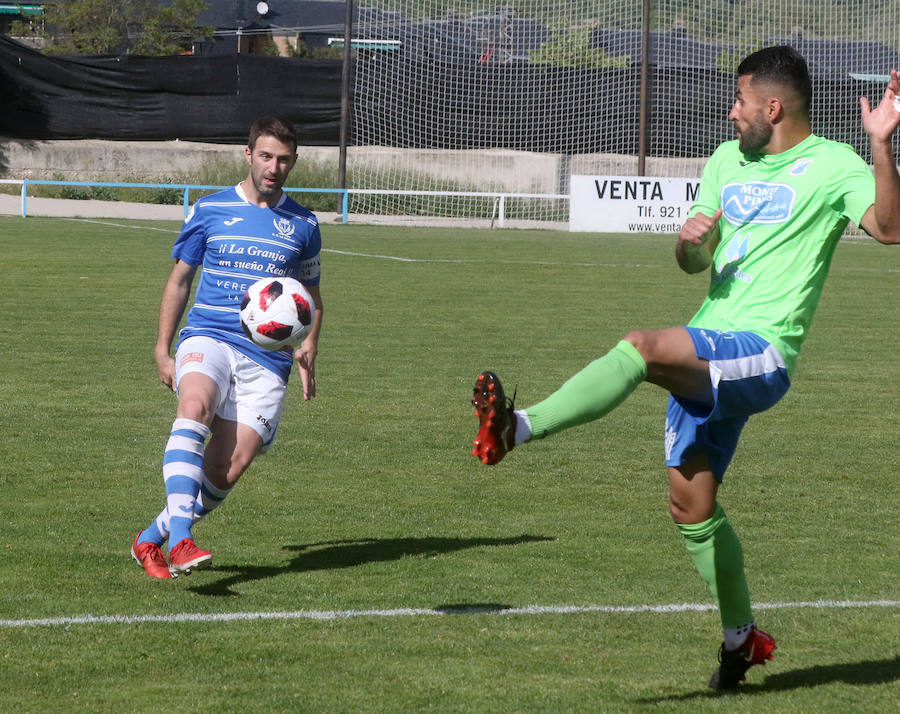 Fotos: Empate de La Granja que le vale para la permanencia en la despedida de Mario Zúñiga