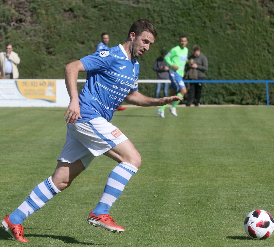 Fotos: Empate de La Granja que le vale para la permanencia en la despedida de Mario Zúñiga