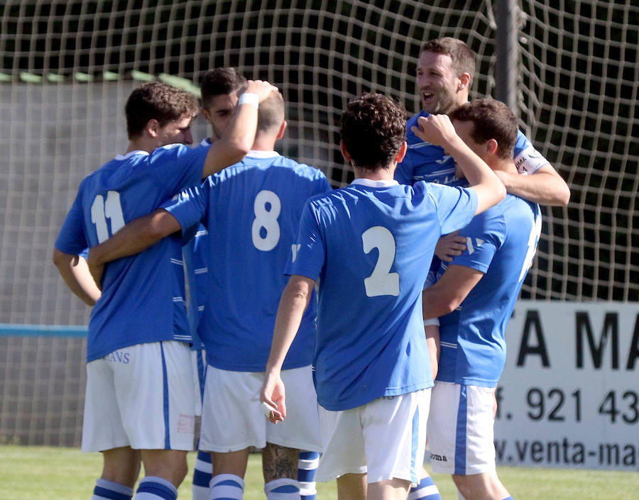 Fotos: Empate de La Granja que le vale para la permanencia en la despedida de Mario Zúñiga