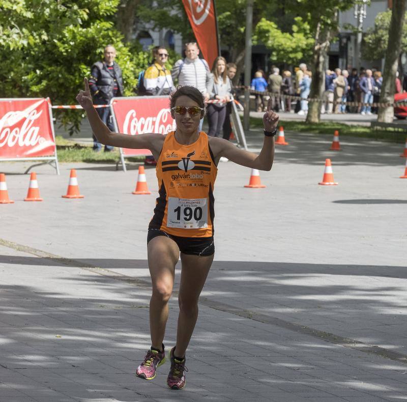 El Campo Grande se tiñó ayer de rosa para disfrutar de la tercera Carrera y Marcha de las Mujeres, que organizó El Norte de Castilla. El triunfo individual fue para Andrea Román (190), pero la clasificación general fue para todas las mujeres.