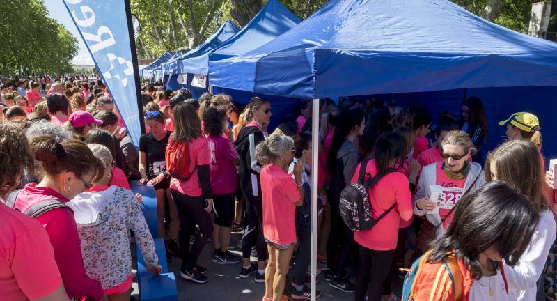 El Campo Grande se tiñó ayer de rosa para disfrutar de la tercera Carrera y Marcha de las Mujeres, que organizó El Norte de Castilla. El triunfo individual fue para Andrea Román (190), pero la clasificación general fue para todas las mujeres.