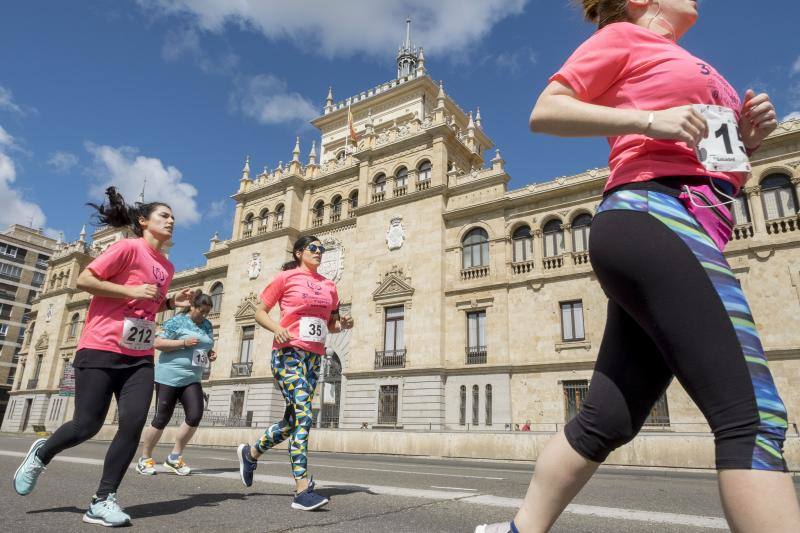 El Campo Grande se tiñó ayer de rosa para disfrutar de la tercera Carrera y Marcha de las Mujeres, que organizó El Norte de Castilla. El triunfo individual fue para Andrea Román (190), pero la clasificación general fue para todas las mujeres.