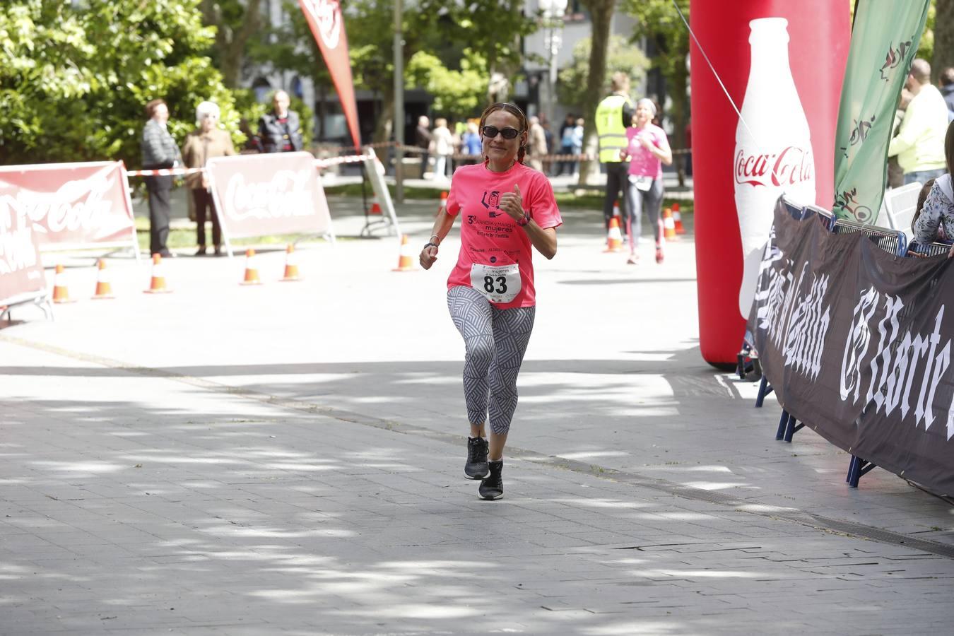 La atleta del club Atletaria Isaac Viciosa, Andrea Román, con un tiempo de 22.05, fue la ganadora de la tercera edición de la Carrera de las Mujeres que se disputó el domingo en las calles de Valladolid.