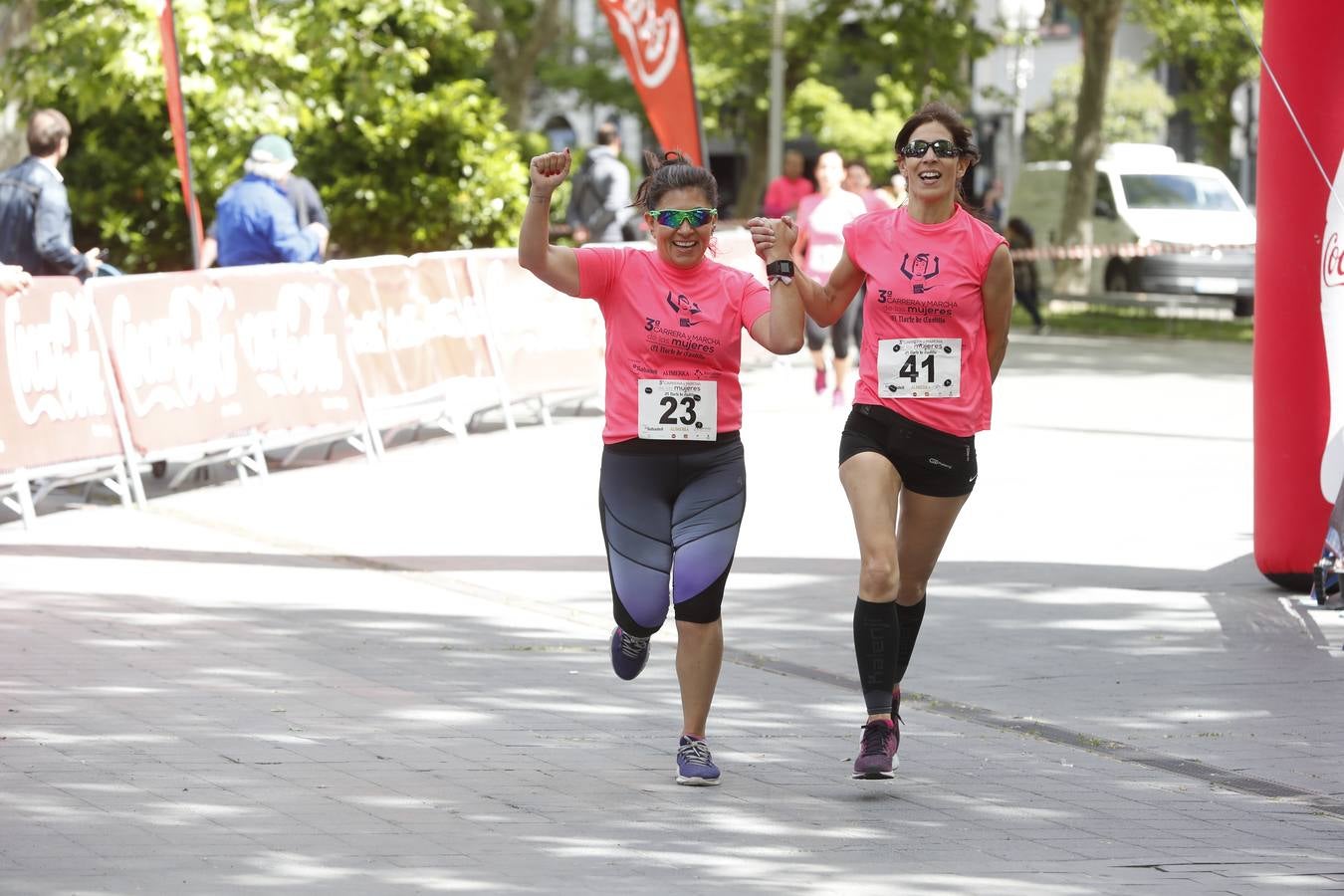 La buena mañana acompañó a las participantes en la Carrera y Marcha de las Mujeres, organizada por El Norte de Castilla. 