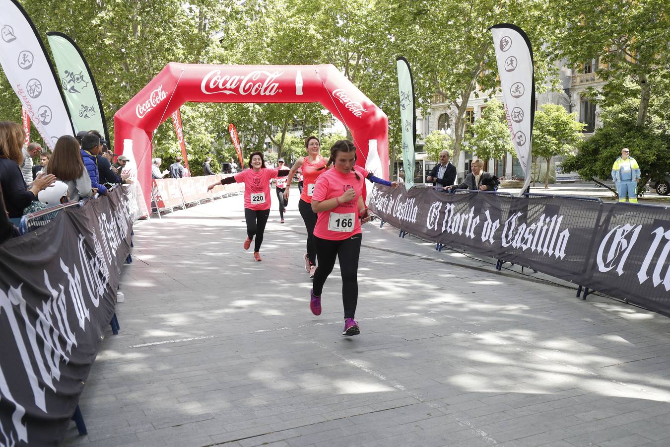 La buena mañana acompañó a las participantes en la Carrera y Marcha de las Mujeres, organizada por El Norte de Castilla. 