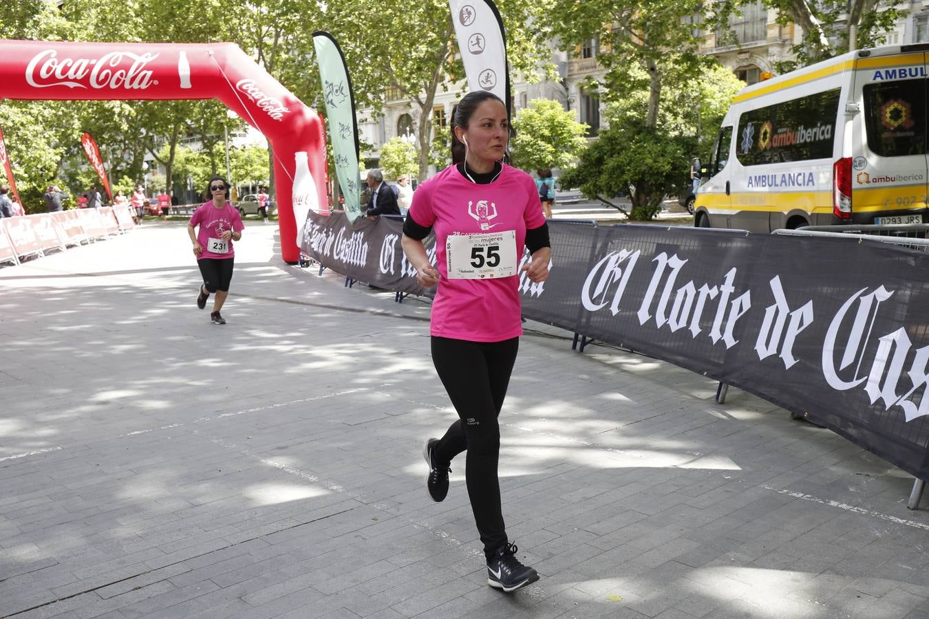 La buena mañana acompañó a las participantes en la Carrera y Marcha de las Mujeres, organizada por El Norte de Castilla. 