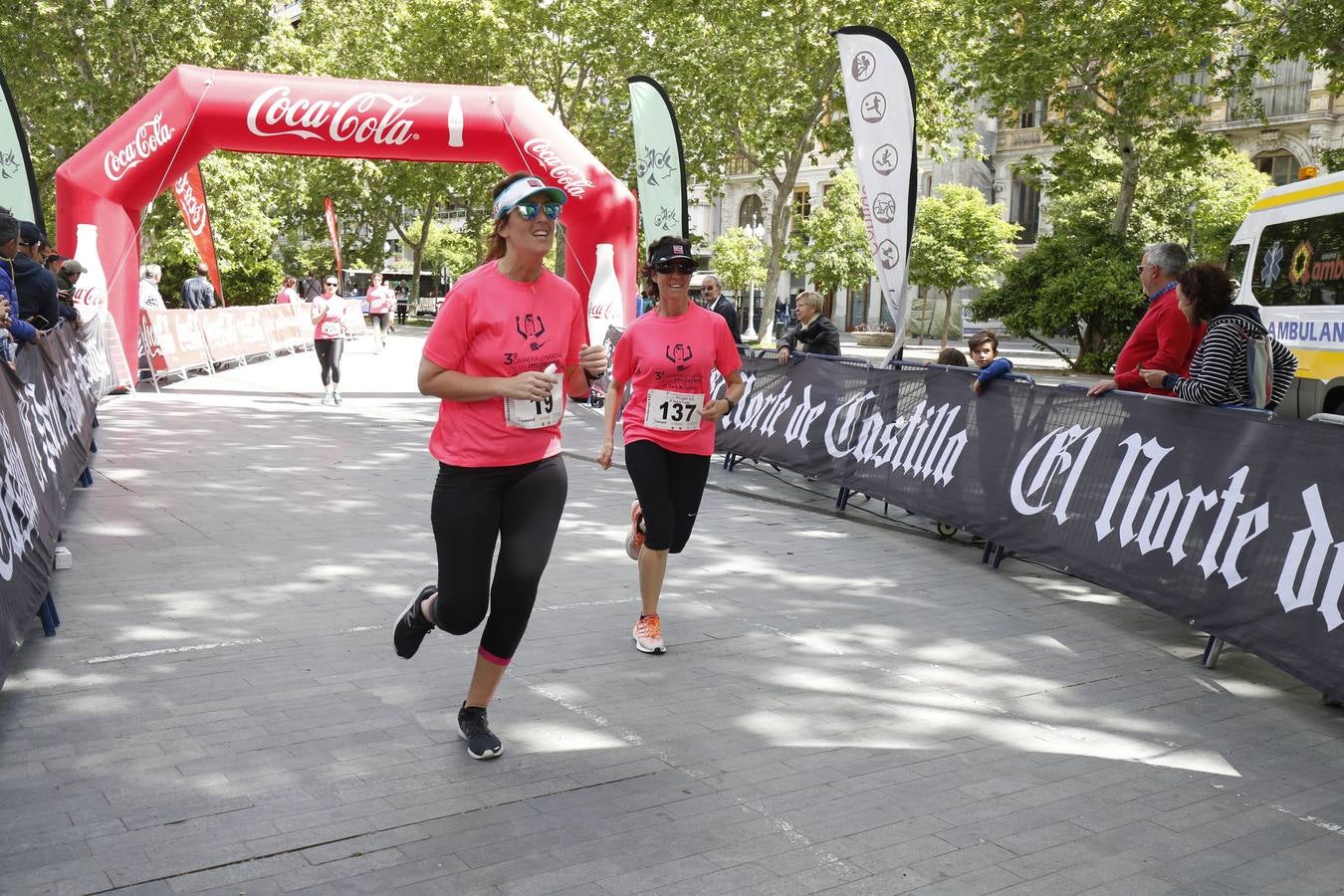 La buena mañana acompañó a las participantes en la Carrera y Marcha de las Mujeres, organizada por El Norte de Castilla. 