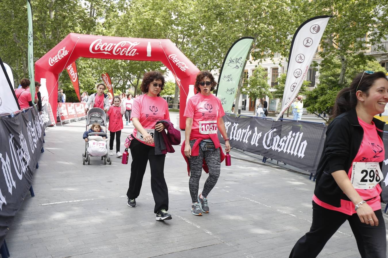 La buena mañana acompañó a las participantes en la Carrera y Marcha de las Mujeres, organizada por El Norte de Castilla. 