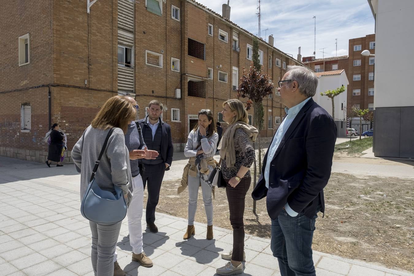 Fotos: Pilar del Olmo visita el barrio de Pajarillos y el colegio Cristóbal Colón de Valladolid