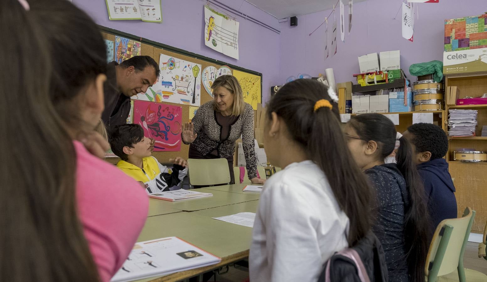 Fotos: Pilar del Olmo visita el barrio de Pajarillos y el colegio Cristóbal Colón de Valladolid