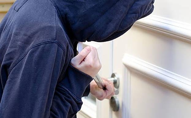 Detienen a dos ladronas en Almazán cometiendo un robo en una vivienda