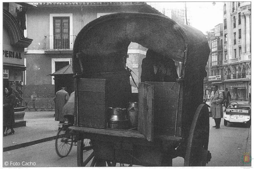 Un carro de reparto de leche.