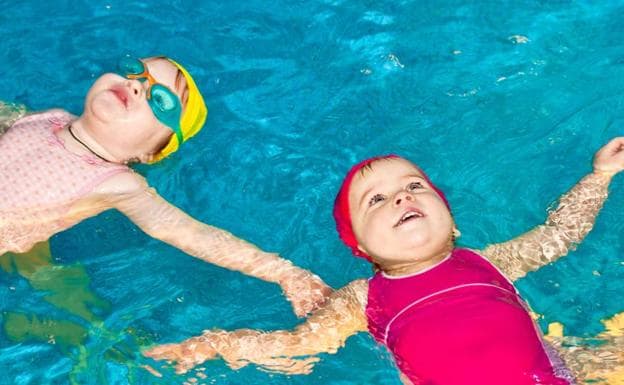 ¿Cuál es la mejor edad para empezar a aprender a nadar?