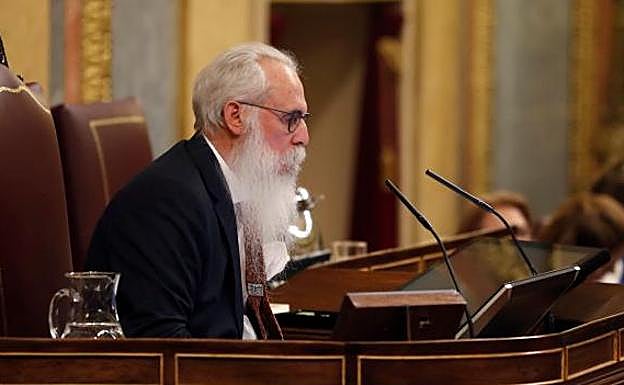 Agustín Zamarrón como presidente de la Mesa de Edad de Congreso en la sesión constitutiva de las Cortes. 