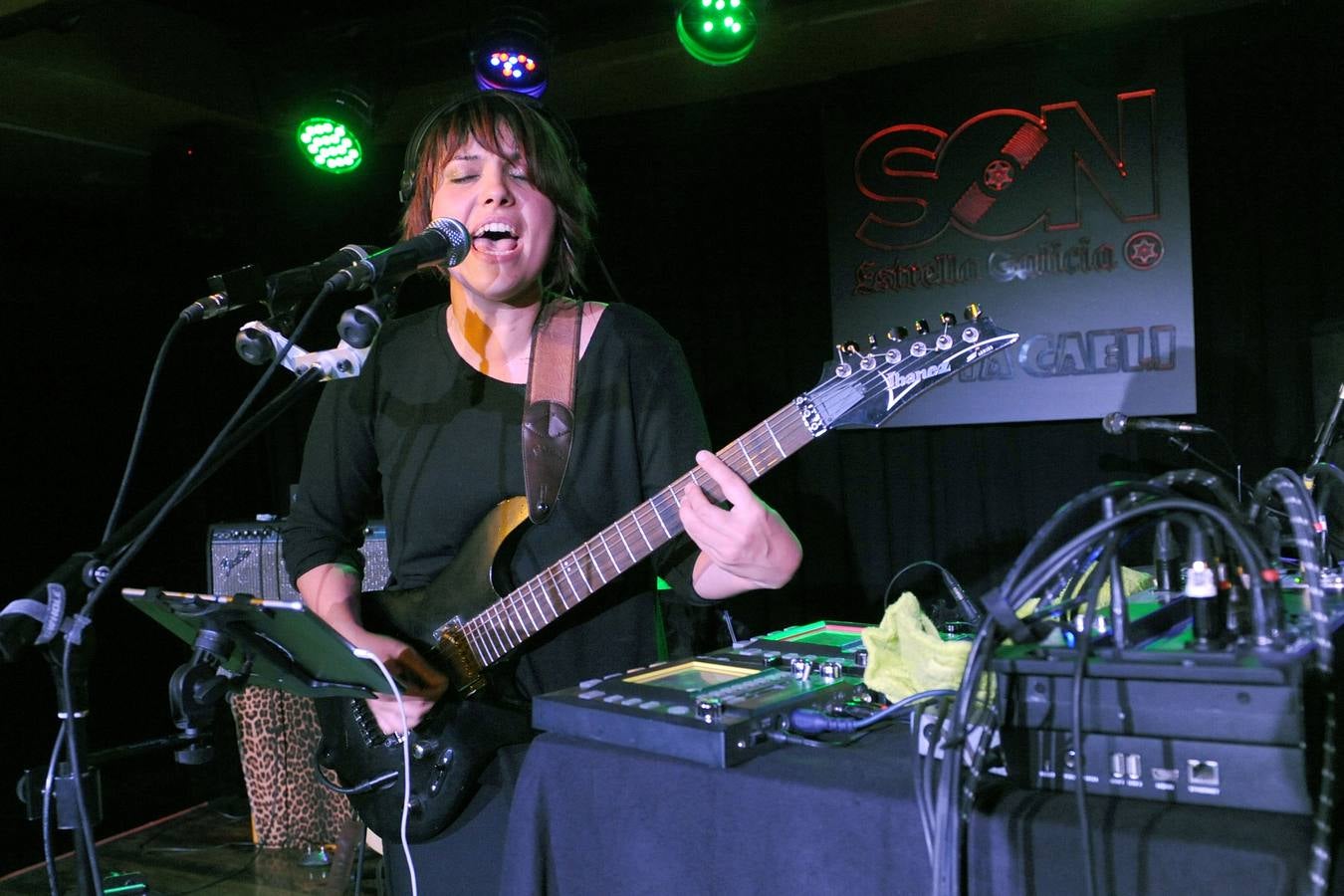 Fotos: Jhana Beat en la sala Porta Caeli de Valladolid