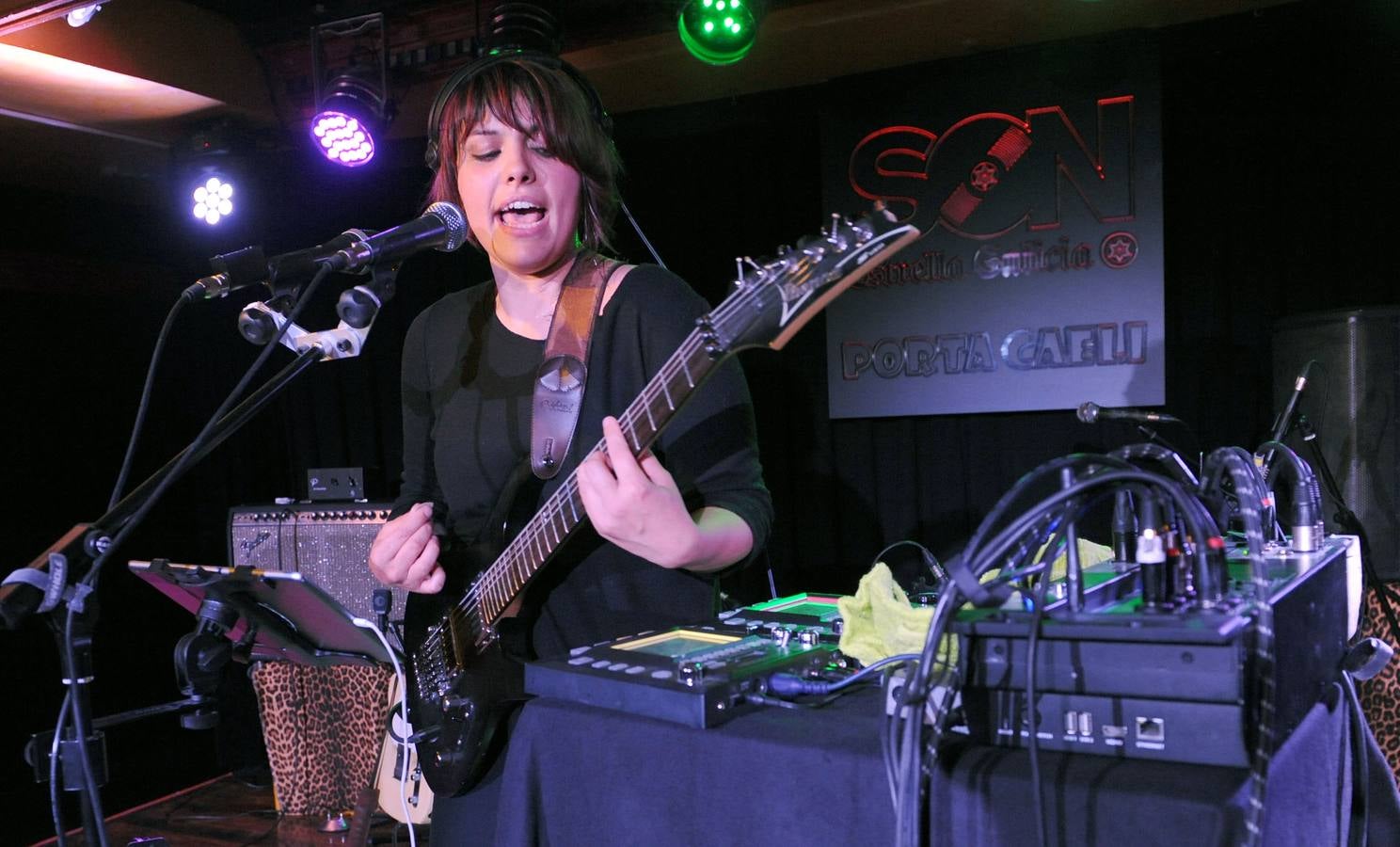 Fotos: Jhana Beat en la sala Porta Caeli de Valladolid