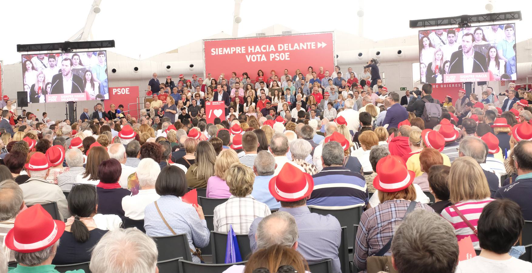 El alcalde y candidato del PSOE dice que le dedicará «a Tomás Rodríguez Bolaños lo que más hubiera querido: una rotunda victoria»