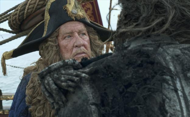Geoffrey Rush, en una escena de Piratas del Caribe: La venganza de Salazar. 